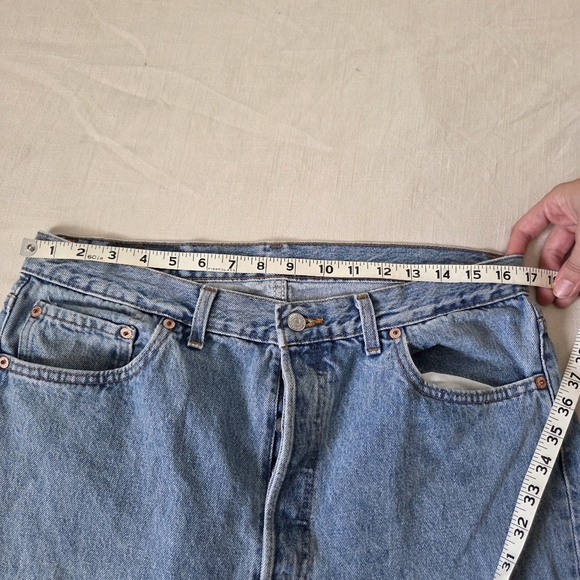 Vintage Levis Classic Blue Denim Jeans 36 Inch Waist 32 Inch Inseam - Picture 9 of 13